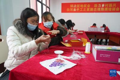 秦巴山區千家“社區工廠”助力易地搬遷群眾就業